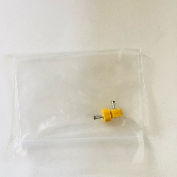 Alexander McQueen Leather Slides in Pop Yellow
Silver Buckle Heel Sandals 7 - Picture 12 of 12